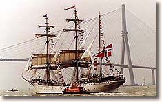 armada du siècle 1994: parade des grands voiliers entre rouen et Le Havre. photo B. Brelivet